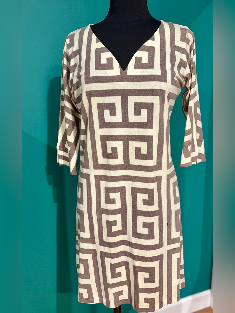 Women’s Geometric Ivory and Taupe V-Neck Tunic Dress